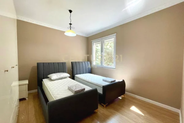 Shtepi me qera Apartament ne Tirane, 2+1, Mobilimi E mobiluar, Pagesa 650  Euro.