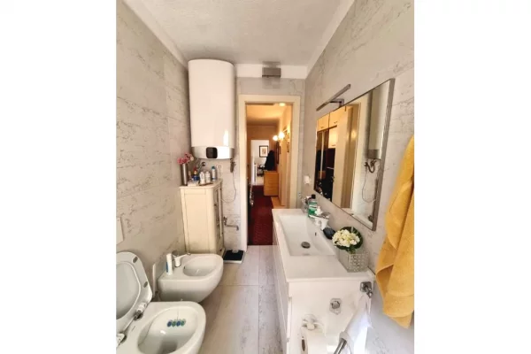 Shtepi me qera Apartament ne Tirane, 2+1, Mobilimi E mobiluar, Pagesa 700  Euro.
