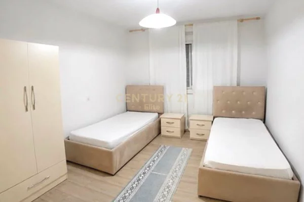 Shtepi me qera Apartament ne Tirane, 3+1, Mobilimi E mobiluar, Pagesa 600  Euro.
