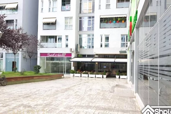 Shitet Njesi Sherbimi – Komuna e Parisit, Kompleksi Kika 2