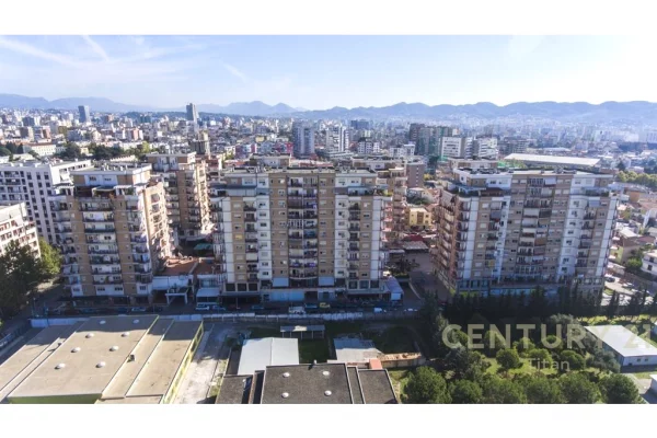 SHITET AMBIENT COMERCIAL NE RRUGEN EGNATIA BUZE RRUGE, DON BOSKO
