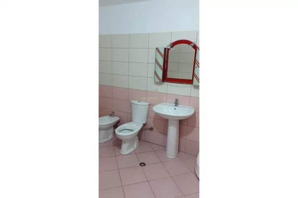 Shtepi me qera Apartament ne Tirane, 2+1, Mobilimi E mobiluar, Pagesa 400  Euro.