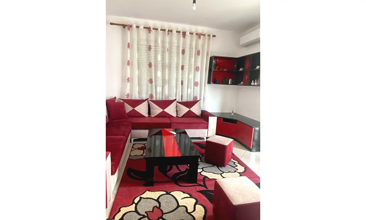 Shtepi me qera Apartament ne Tirane, 2+1, Mobilimi E mobiluar, Pagesa 400  Euro.
