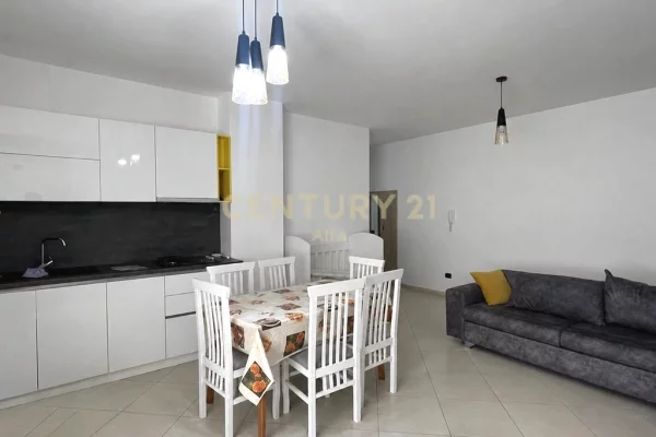 Shitet apartament 2+1 ne hyrje te Freskut!