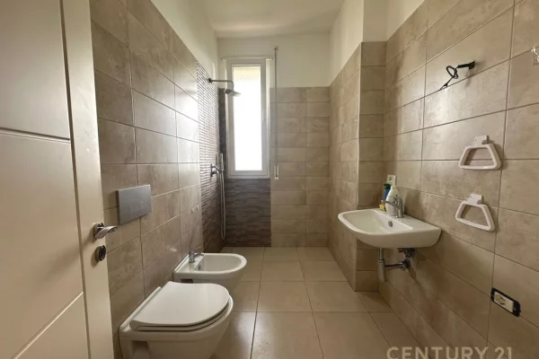 Shtepi me qera Apartament ne Tirane, 1+1, Mobilimi E mobiluar, Pagesa 580  Euro.