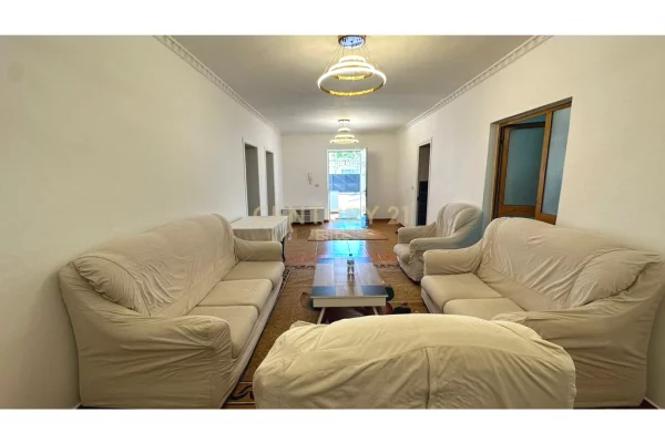 Shtepi me qera Apartament ne Tirane, 2+1, Mobilimi E mobiluar, Pagesa 50,000  Leke.
