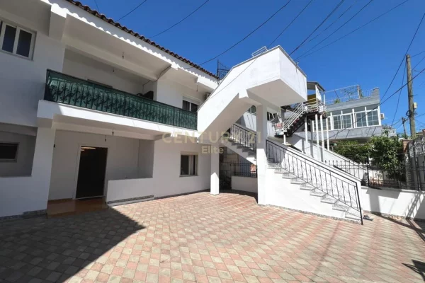 Shtepi me qera Apartament ne Tirane, 2+1, Mobilimi E mobiluar, Pagesa 50,000  Leke.