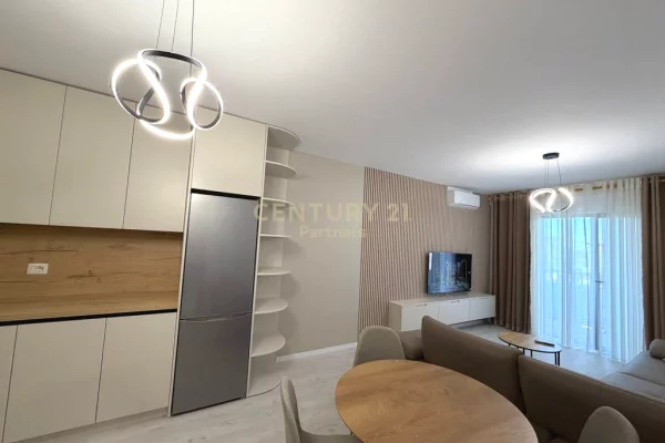 Shtepi me qera Apartament ne Tirane, 2+1, Mobilimi E mobiluar, Pagesa 450  Euro.