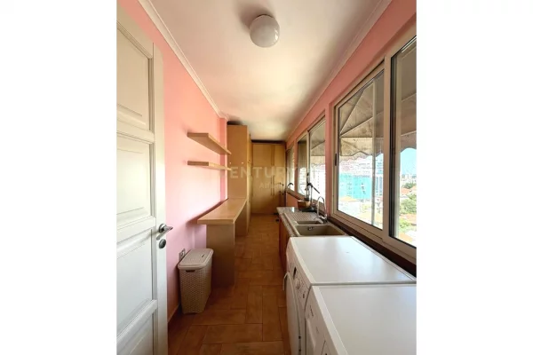 Shtepi ne shitje Duplex(shtepi me 2 kate) ne Tirane, 3+1, Mobilimi E mobiluar, Pagesa 540,000  Euro.