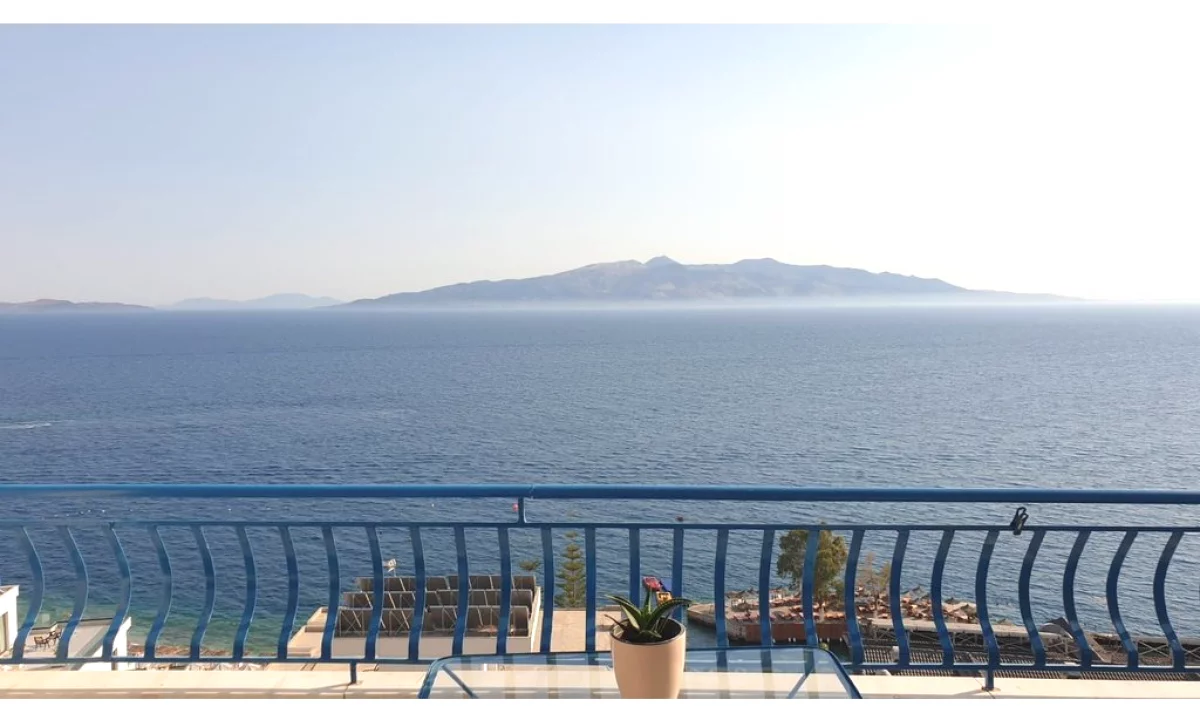 Shtepi ne shitje Penthose(kati i fundit panoramik) ne Sarande, 3+1, Mobilimi E mobiluar, Pagesa 350,000  Euro.
