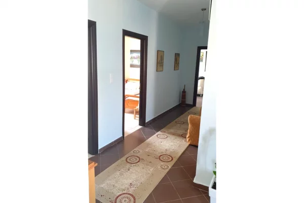 Shtepi ne shitje Penthose(kati i fundit panoramik) ne Sarande, 3+1, Mobilimi E mobiluar, Pagesa 350,000  Euro.