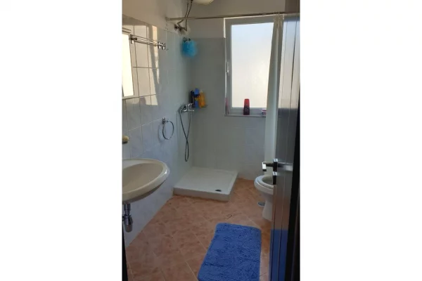 Shtepi ne shitje Penthose(kati i fundit panoramik) ne Sarande, 3+1, Mobilimi E mobiluar, Pagesa 350,000  Euro.