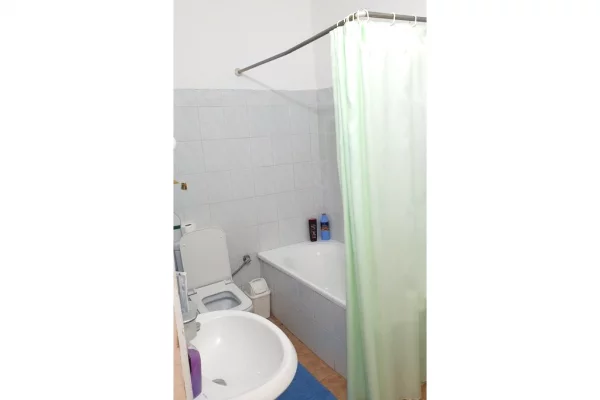 Shtepi ne shitje Penthose(kati i fundit panoramik) ne Sarande, 3+1, Mobilimi E mobiluar, Pagesa 350,000  Euro.