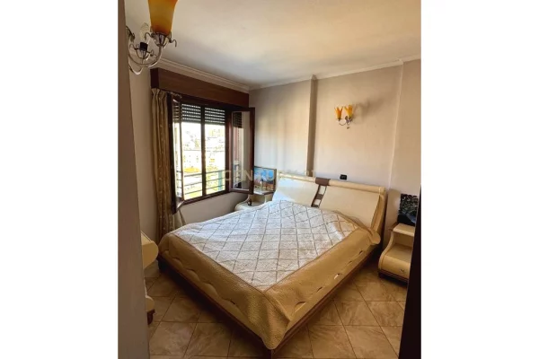 Shtepi ne shitje Apartament ne Tirane, 2+1, Mobilimi E mobiluar, Pagesa 226,000  Euro.