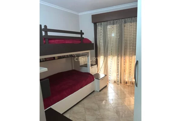 Shtepi ne shitje Apartament ne Tirane, 2+1, Mobilimi E mobiluar, Pagesa 226,000  Euro.