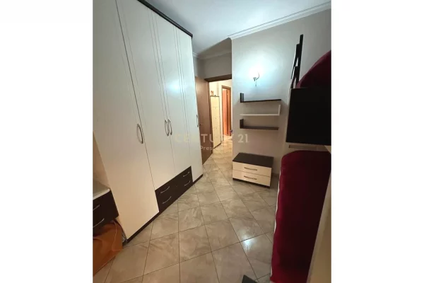 Shtepi ne shitje Apartament ne Tirane, 2+1, Mobilimi E mobiluar, Pagesa 226,000  Euro.