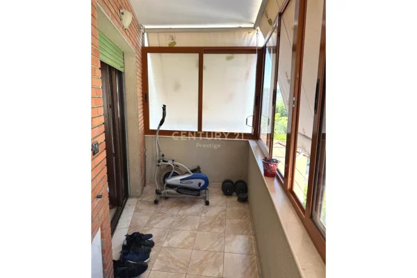 Shtepi ne shitje Apartament ne Tirane, 2+1, Mobilimi E mobiluar, Pagesa 226,000  Euro.