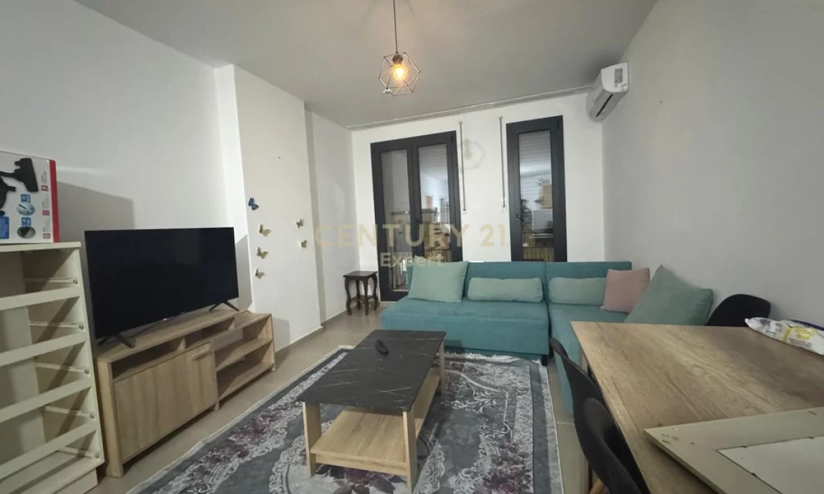 Shtepi ne shitje Apartament ne Tirane, 1+1, Mobilimi E mobiluar, Pagesa 137,000  Euro.