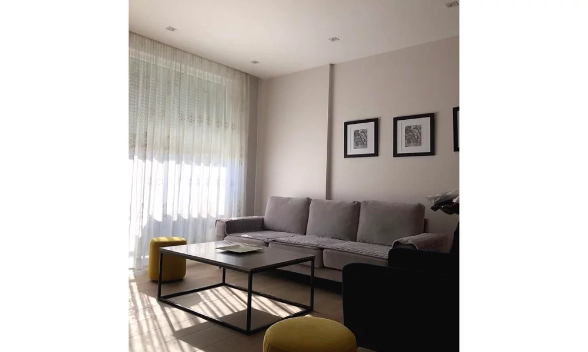 Shtepi me qera Duplex(shtepi me 2 kate) ne Tirane, 2+1, Mobilimi E mobiluar, Pagesa 1,100  Euro.