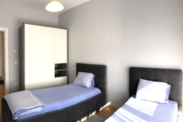 Shtepi me qera Duplex(shtepi me 2 kate) ne Tirane, 2+1, Mobilimi E mobiluar, Pagesa 1,100  Euro.