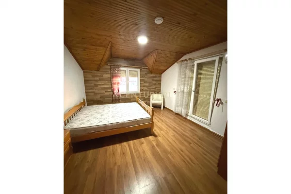 Shtepi ne shitje Vila Luksoze ne Tirane, 4+1, Mobilimi E mobiluar, Pagesa 490,000  Euro.