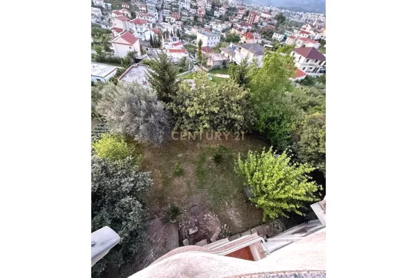 Shtepi ne shitje Vila Luksoze ne Tirane, 4+1, Mobilimi E mobiluar, Pagesa 490,000  Euro.