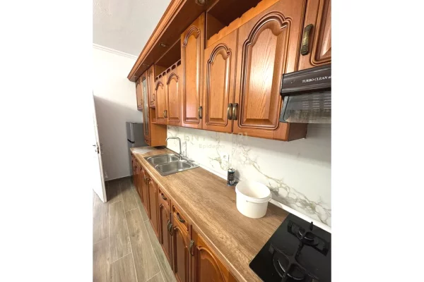 Shtepi me qera Apartament ne Tirane, 2+1, Mobilimi E mobiluar, Pagesa 600  Euro.