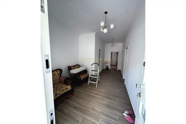 Shtepi me qera Apartament ne Tirane, 2+1, Mobilimi E mobiluar, Pagesa 600  Euro.