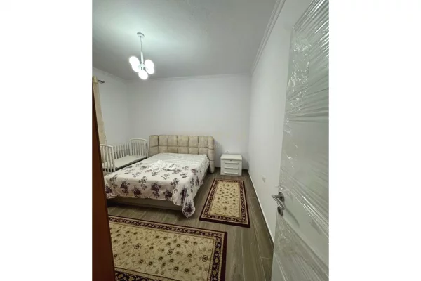 Shtepi me qera Apartament ne Tirane, 2+1, Mobilimi E mobiluar, Pagesa 600  Euro.