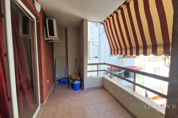 Shtepi ne shitje Apartament ne Tirane, 2+1, Mobilimi E mobiluar, Pagesa 147,000  Euro.