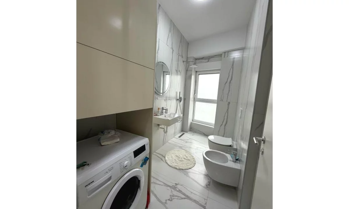 Shtepi ne shitje Penthose(kati i fundit panoramik) ne Tirane, 3+1, Mobilimi E mobiluar, Pagesa 420,000  Euro.