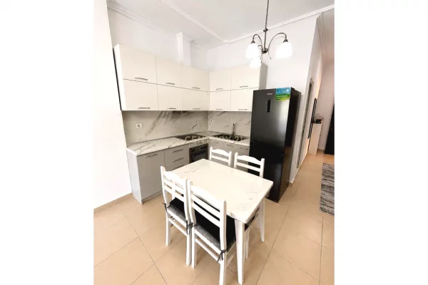 Shtepi me qera Apartament ne Tirane, 1+1, Mobilimi E mobiluar, Pagesa 500  Euro.