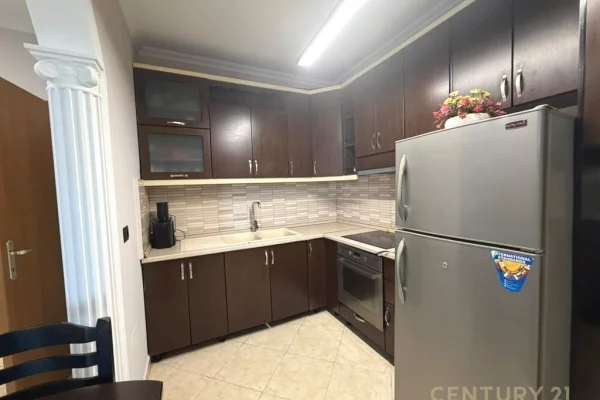 Shtepi ne shitje Apartament ne Tirane, 2+1, Mobilimi E mobiluar, Pagesa 310,000  Euro.