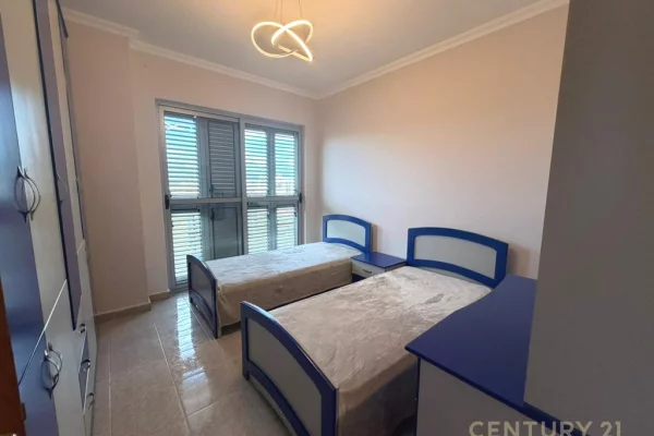 Shtepi ne shitje Apartament ne Tirane, 2+1, Mobilimi E mobiluar, Pagesa 310,000  Euro.