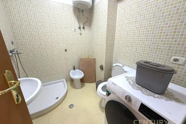 Shtepi ne shitje Apartament ne Tirane, 2+1, Mobilimi E mobiluar, Pagesa 310,000  Euro.