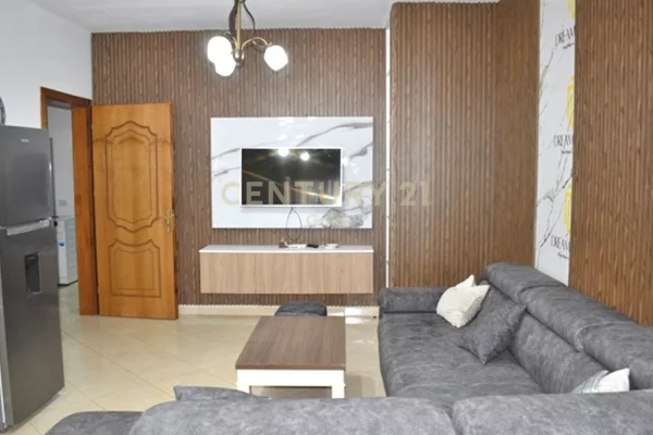 Shtepi me qera Apartament ne Tirane, 2+1, Mobilimi E mobiluar, Pagesa 650  Euro.