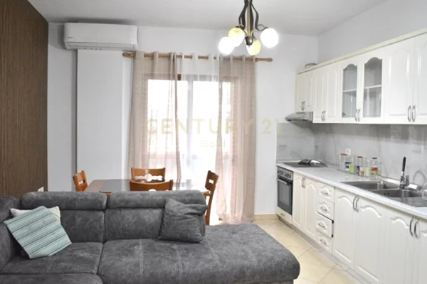Shtepi me qera Apartament ne Tirane, 2+1, Mobilimi E mobiluar, Pagesa 650  Euro.