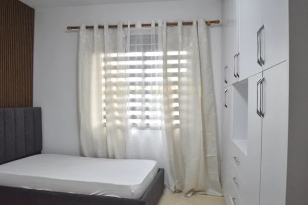 Shtepi me qera Apartament ne Tirane, 2+1, Mobilimi E mobiluar, Pagesa 650  Euro.