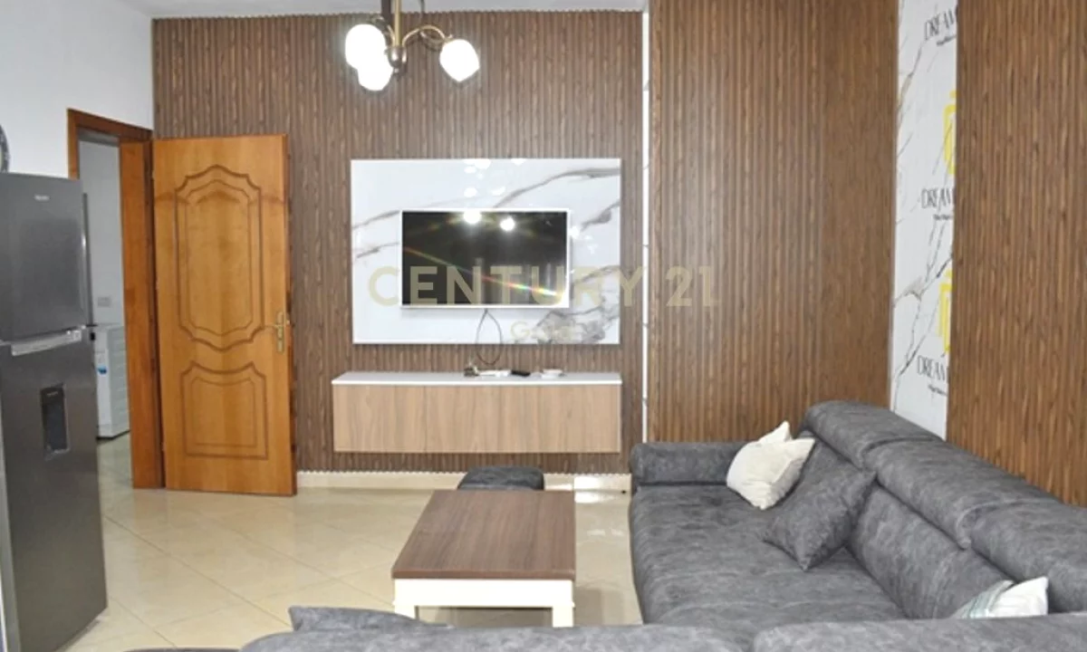 Shtepi me qera Apartament ne Tirane, 2+1, Mobilimi E mobiluar, Pagesa 650  Euro.