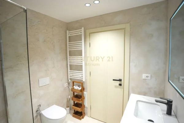 Shtepi ne shitje Apartament ne Tirane, 2+1, Mobilimi E mobiluar, Pagesa 210,000  Euro.