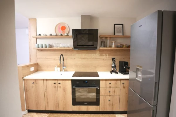 Shtepi ne shitje Apartament ne Tirane, 2+1, Mobilimi E mobiluar, Pagesa 210,000  Euro.