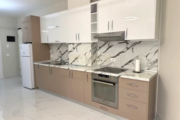 Shtepi me qera Apartament ne Tirane, 1+1, Mobilimi E mobiluar, Pagesa 650  Euro.