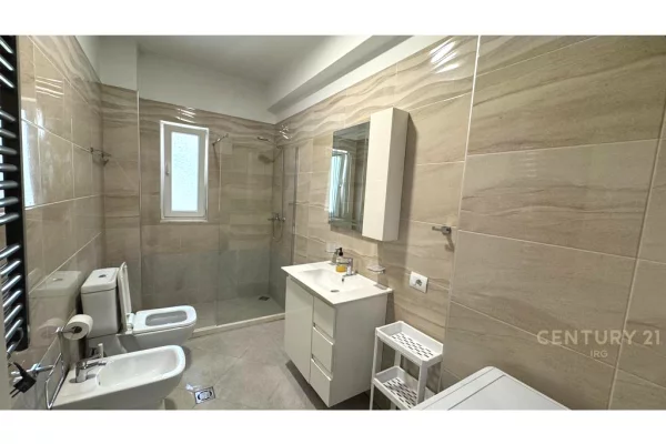 Shtepi me qera Apartament ne Tirane, 2+1, Mobilimi E mobiluar, Pagesa 750  Euro.