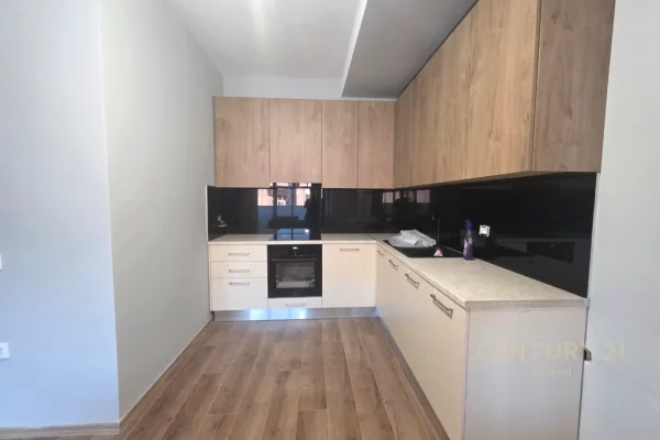 Shtepi me qera Apartament ne Tirane, 2+1, Mobilimi E mobiluar, Pagesa 570  Euro.