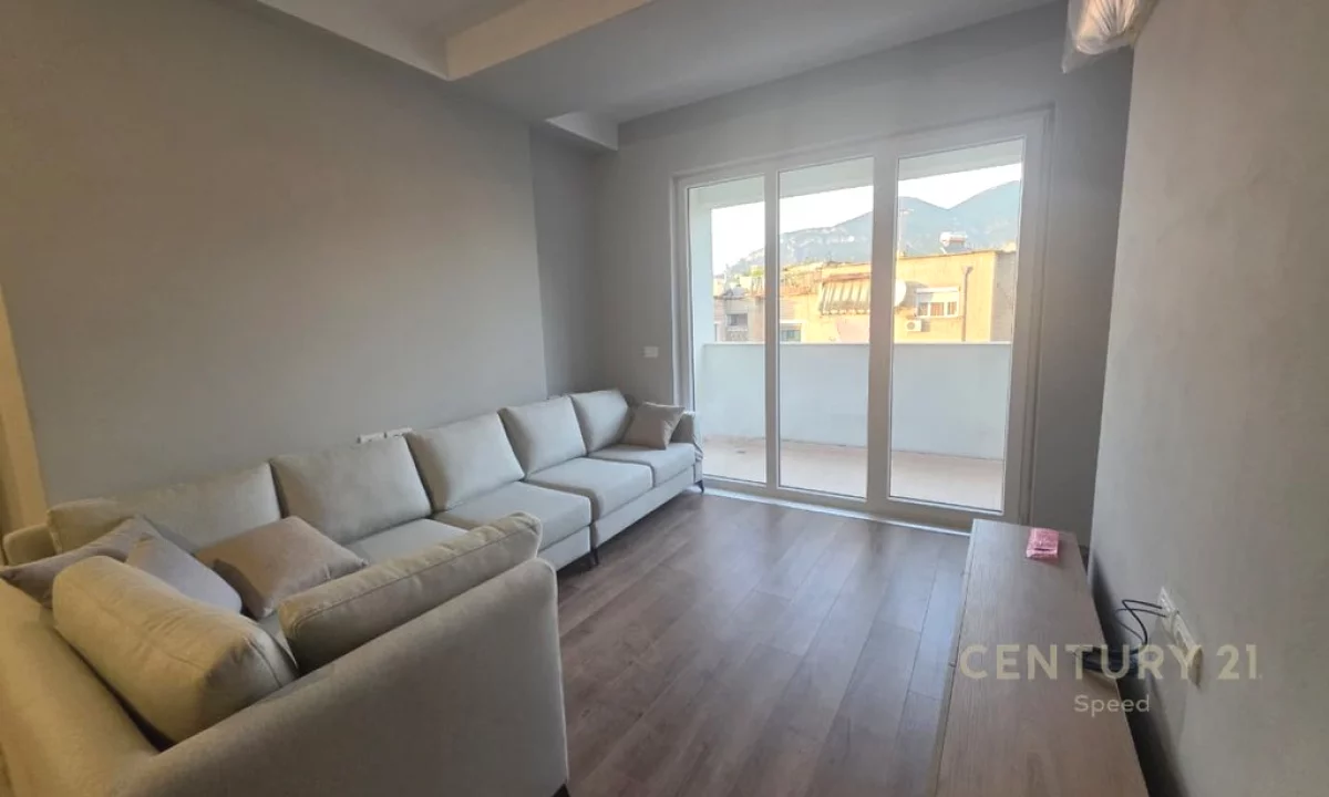 Shtepi me qera Apartament ne Tirane, 2+1, Mobilimi E mobiluar, Pagesa 570  Euro.