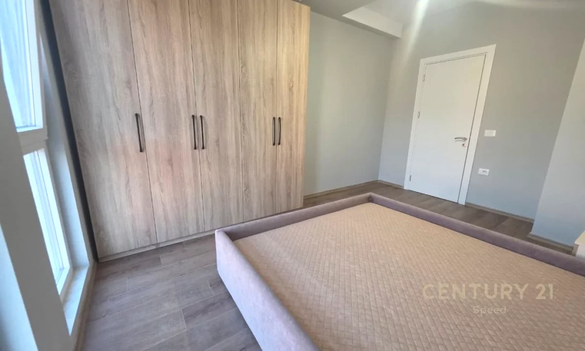 Shtepi ne shitje Apartament ne Tirane, 2+1, Mobilimi E mobiluar, Pagesa 278,000  Euro.