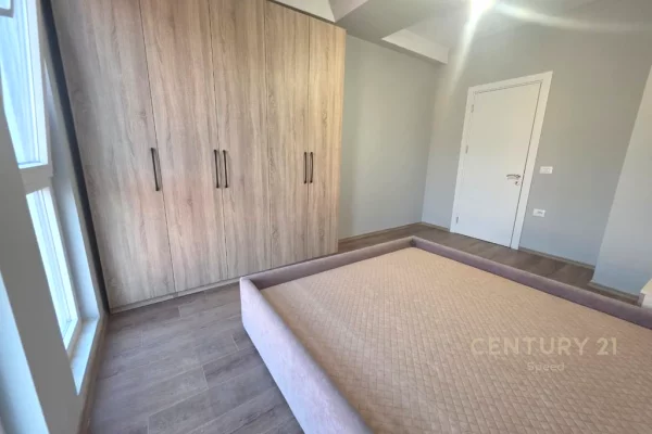 APARTAMENT 2+1+2 +PARKING OPSIONAL PER SHITJE TEK RRUGA E DURRESIT !