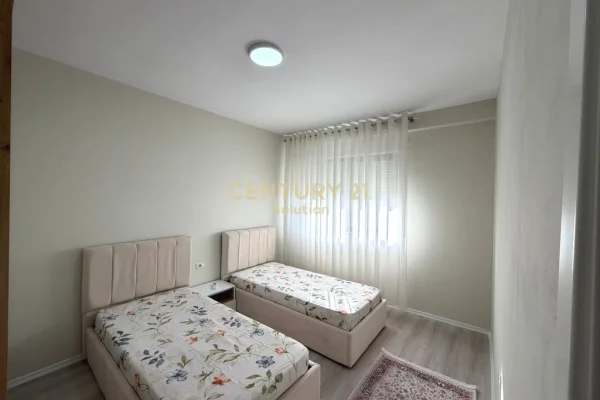 Shtepi ne shitje Apartament ne Tirane, 2+1, Mobilimi E mobiluar, Pagesa 278,000  Euro.