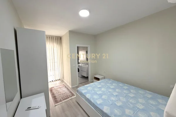 Shtepi ne shitje Apartament ne Tirane, 2+1, Mobilimi E mobiluar, Pagesa 278,000  Euro.
