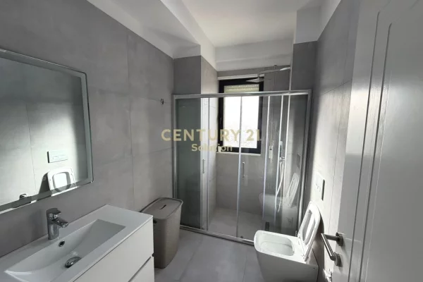 Shtepi ne shitje Apartament ne Tirane, 2+1, Mobilimi E mobiluar, Pagesa 278,000  Euro.
